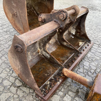 Hitachi ZX135 US-6 3 buckets + hammer