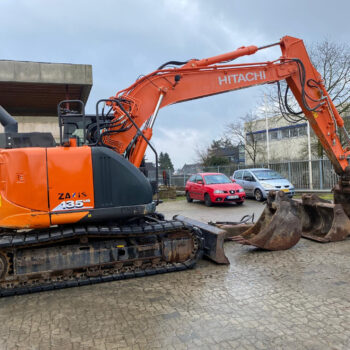 Hitachi ZX135 US-6 3 buckets + hammer