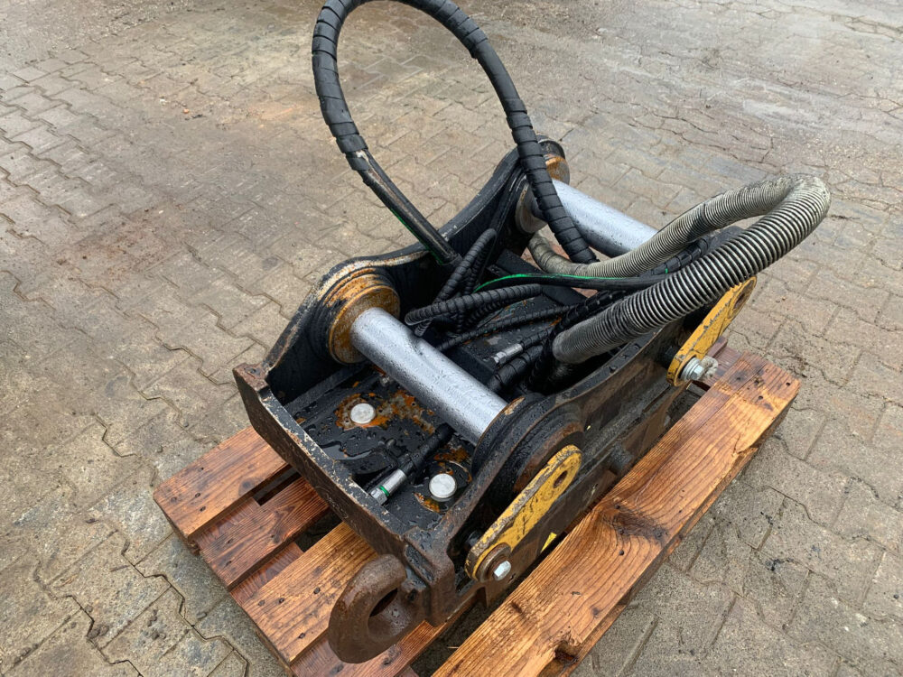 Oil Quick OQ70-55 Coupler ex CAT330F