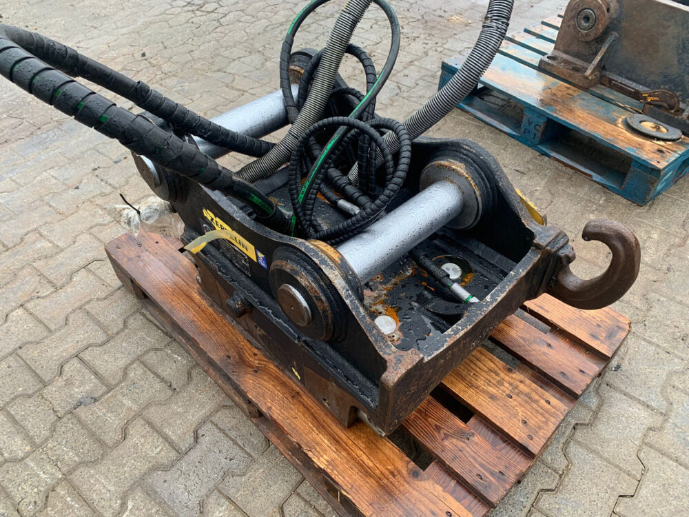 Oil Quick OQ70-55 Coupler ex CAT330F