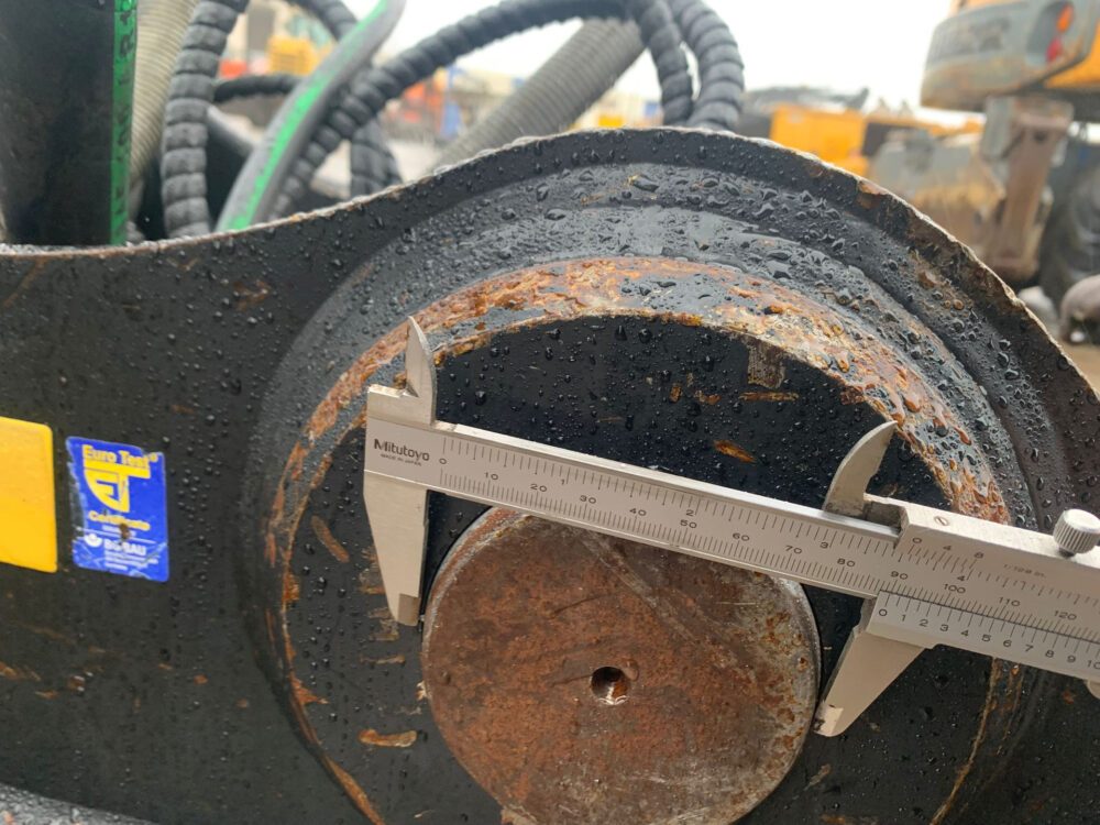 Oil Quick OQ70-55 Coupler ex CAT330F