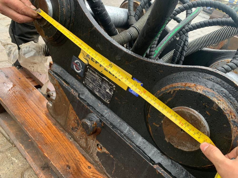 Oil Quick OQ70-55 Coupler ex CAT330F