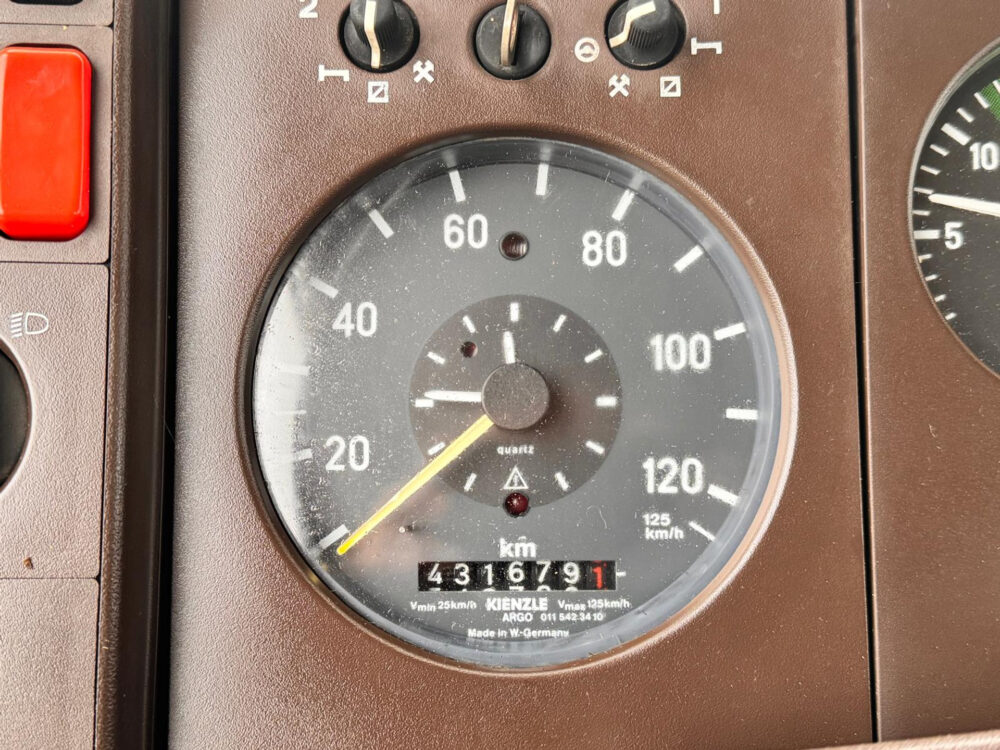 Mercedes 814 oprijwagen