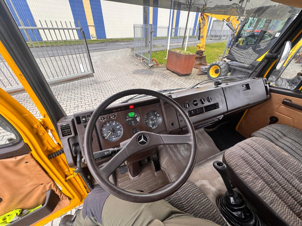 Mercedes 814 oprijwagen