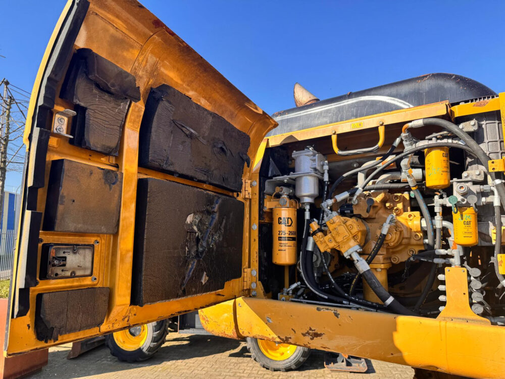 Caterpillar 330 D crawler excavator