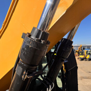 Caterpillar 330 D crawler excavator