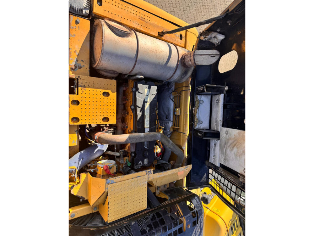 Caterpillar 330 D crawler excavator