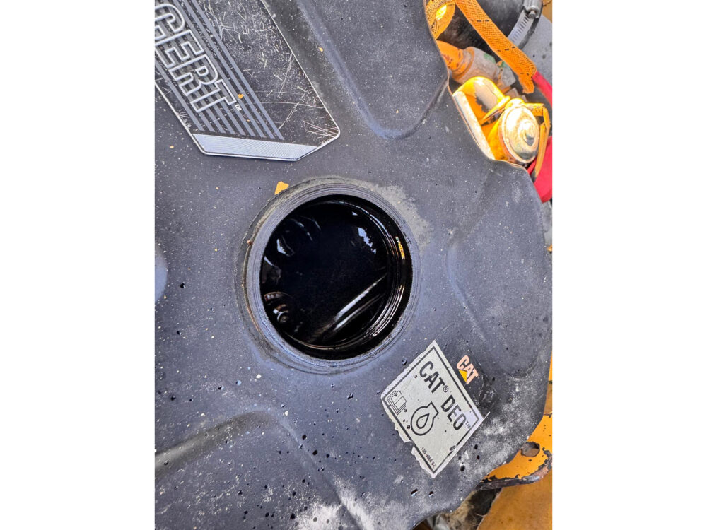 Caterpillar 330 D crawler excavator