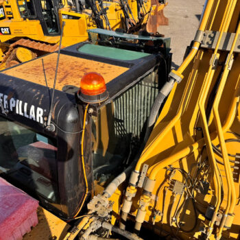 Caterpillar 330 D crawler excavator