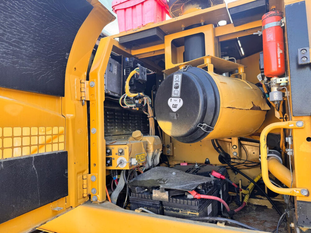 Caterpillar 330 D crawler excavator