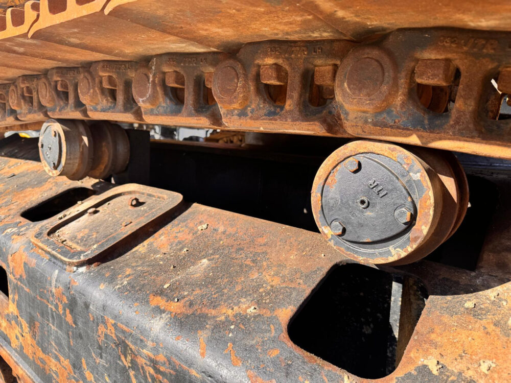 Caterpillar 330 D crawler excavator