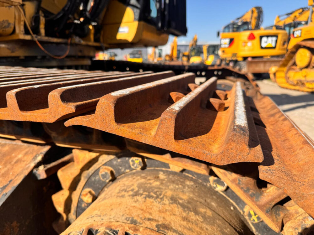 Caterpillar 330 D crawler excavator