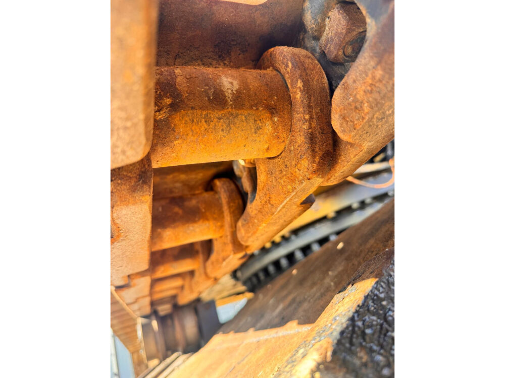 Caterpillar 330 D crawler excavator