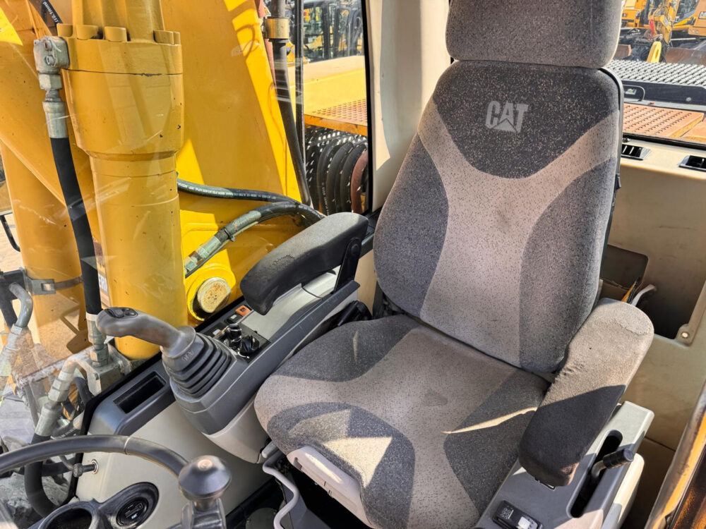 Caterpillar M322 C mobiele graafmachine