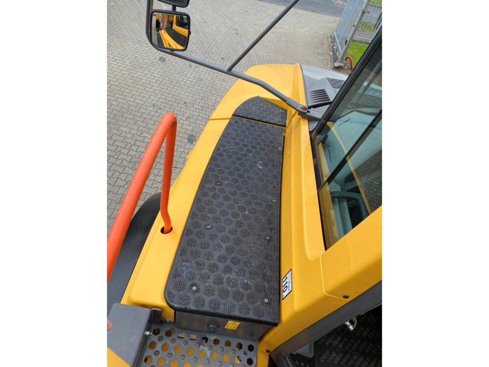 Volvo A40G 6×6 dumper