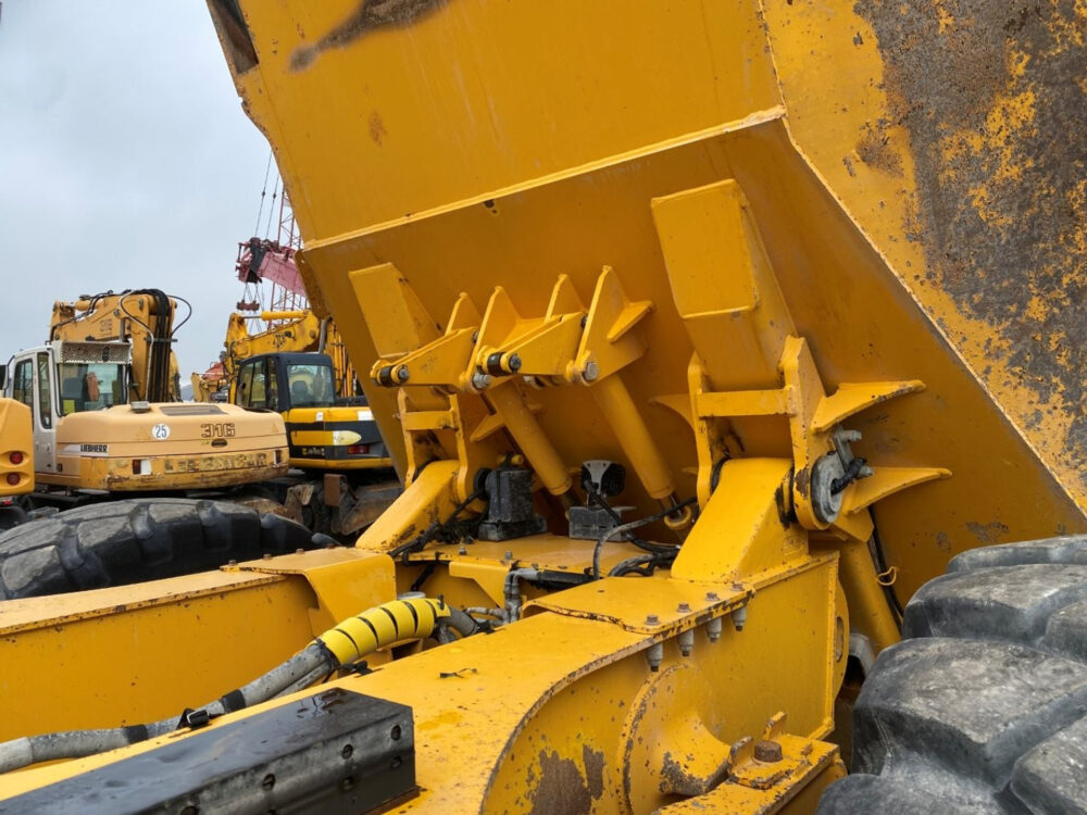 Volvo A40G 6×6 dumper