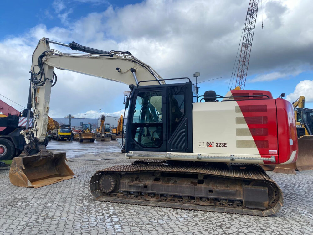 Caterpillar 323 EL rupsgraafmachine