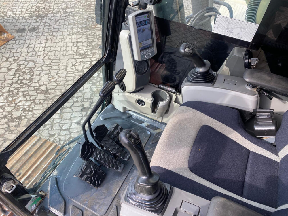 Caterpillar 323 EL rupsgraafmachine