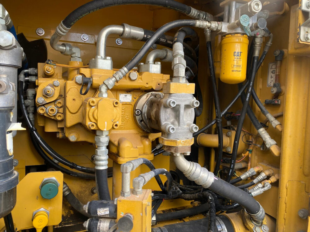 Caterpillar 323 EL rupsgraafmachine