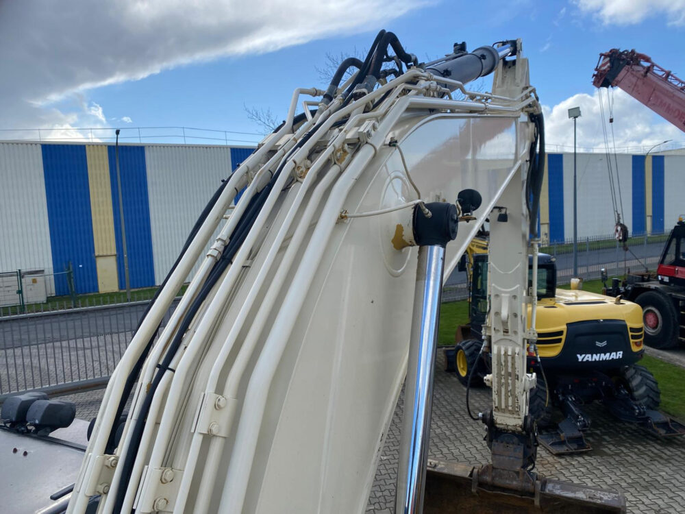 Caterpillar 323 EL rupsgraafmachine