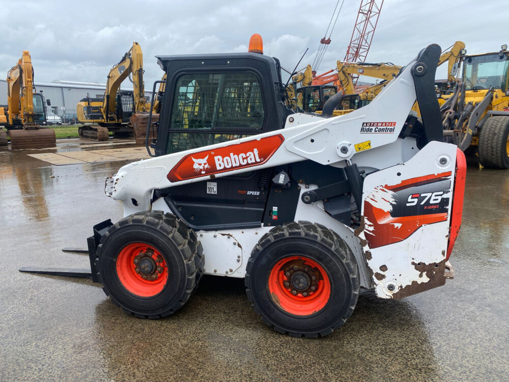 Bobcat S76 schranklader cab + aircon!