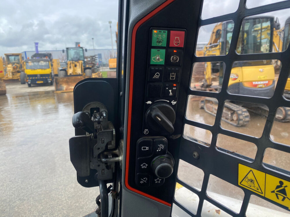 Bobcat S76 schranklader cab + aircon!