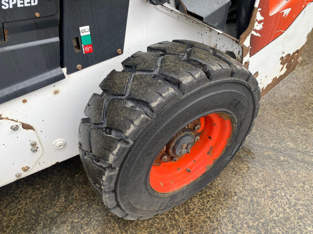 Bobcat S76 schranklader cab + aircon!