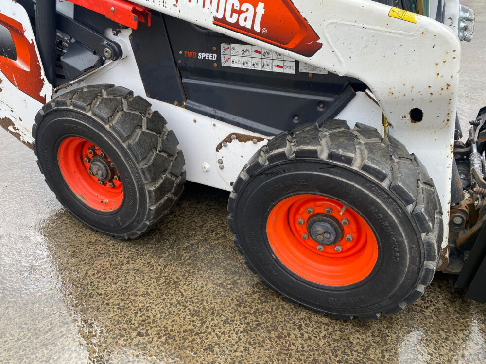 Bobcat S76 schranklader cab + aircon!