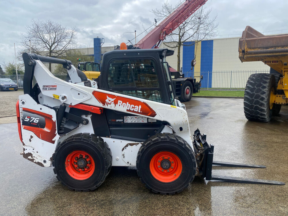 Bobcat S76 schranklader cab + aircon!