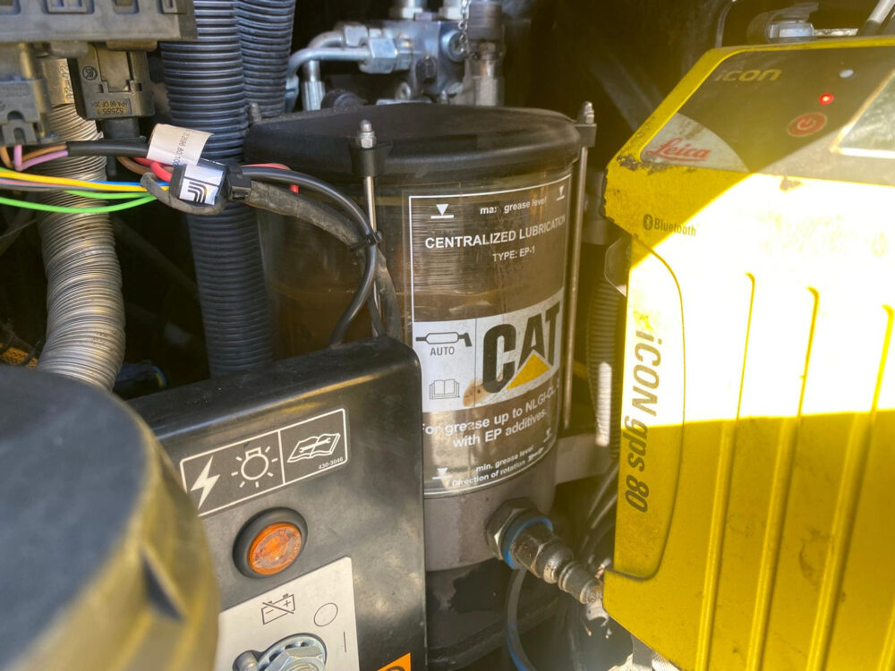 Caterpillar M317F mobiele graafmachine