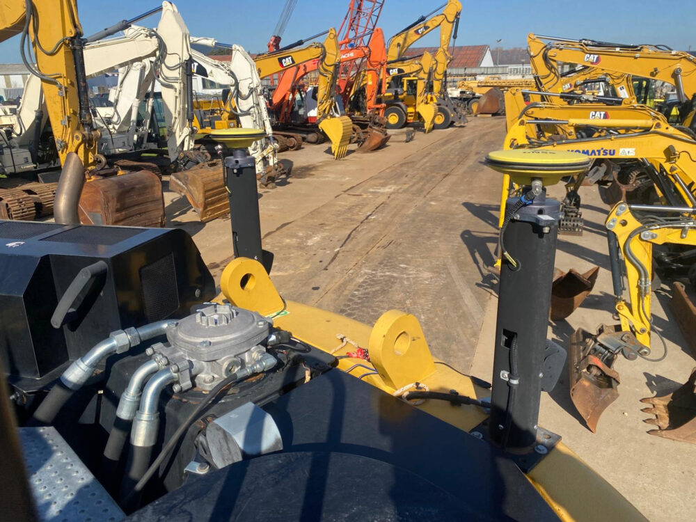 Caterpillar M317F mobiele graafmachine