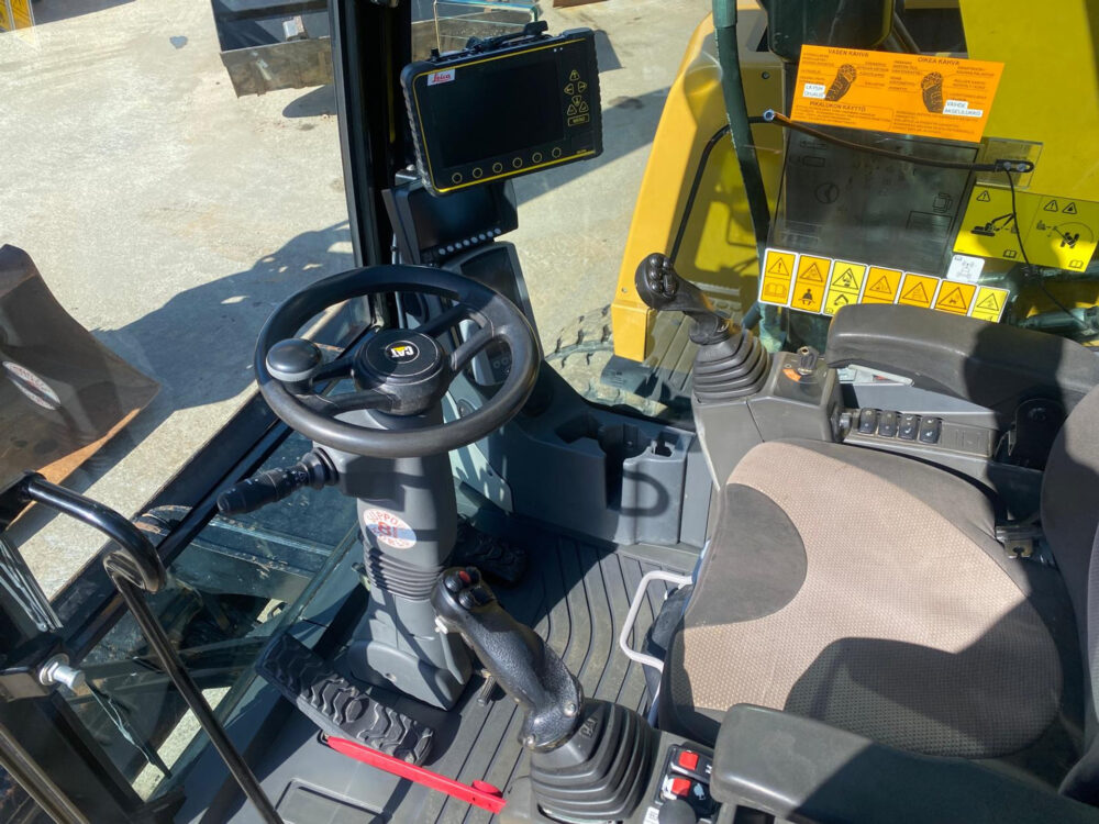 Caterpillar M317F mobiele graafmachine