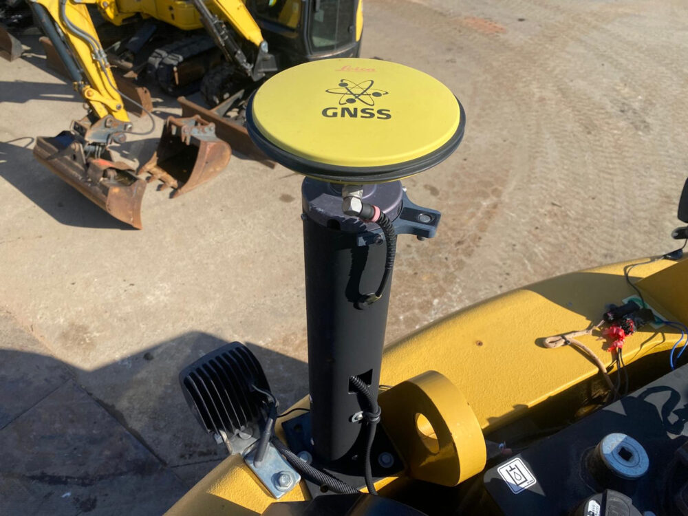 Caterpillar M317F mobiele graafmachine