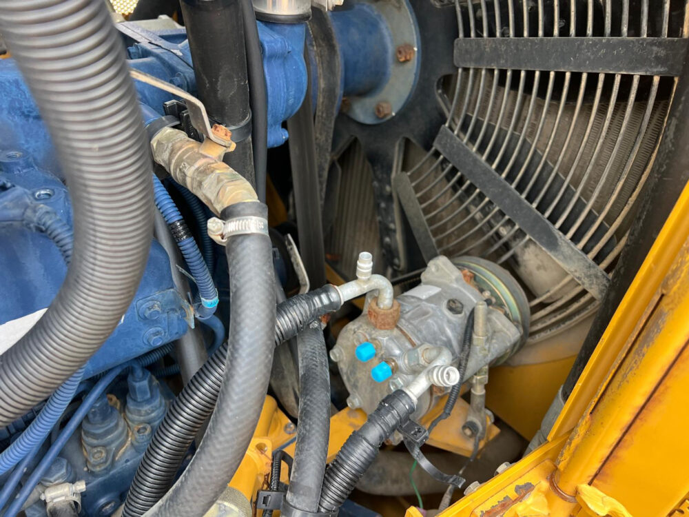 SEM 816D No CAT D6 bulldozer