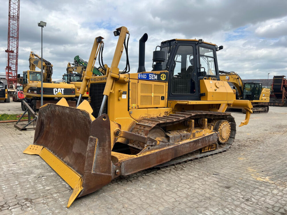 SEM 816D No CAT D6 bulldozer