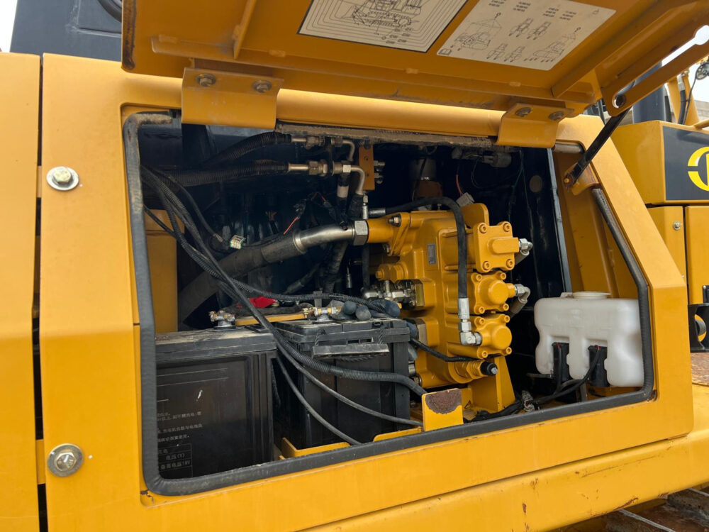 SEM 816D No CAT D6 bulldozer