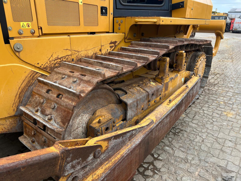 SEM 816D No CAT D6 bulldozer