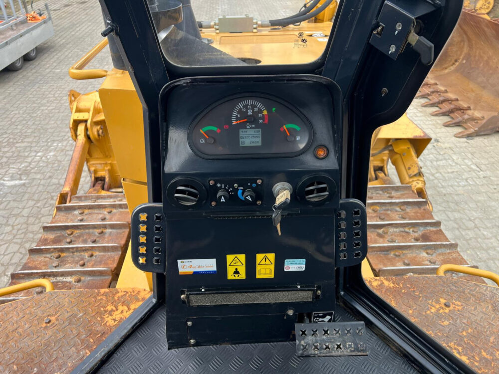 SEM 816D No CAT D6 bulldozer