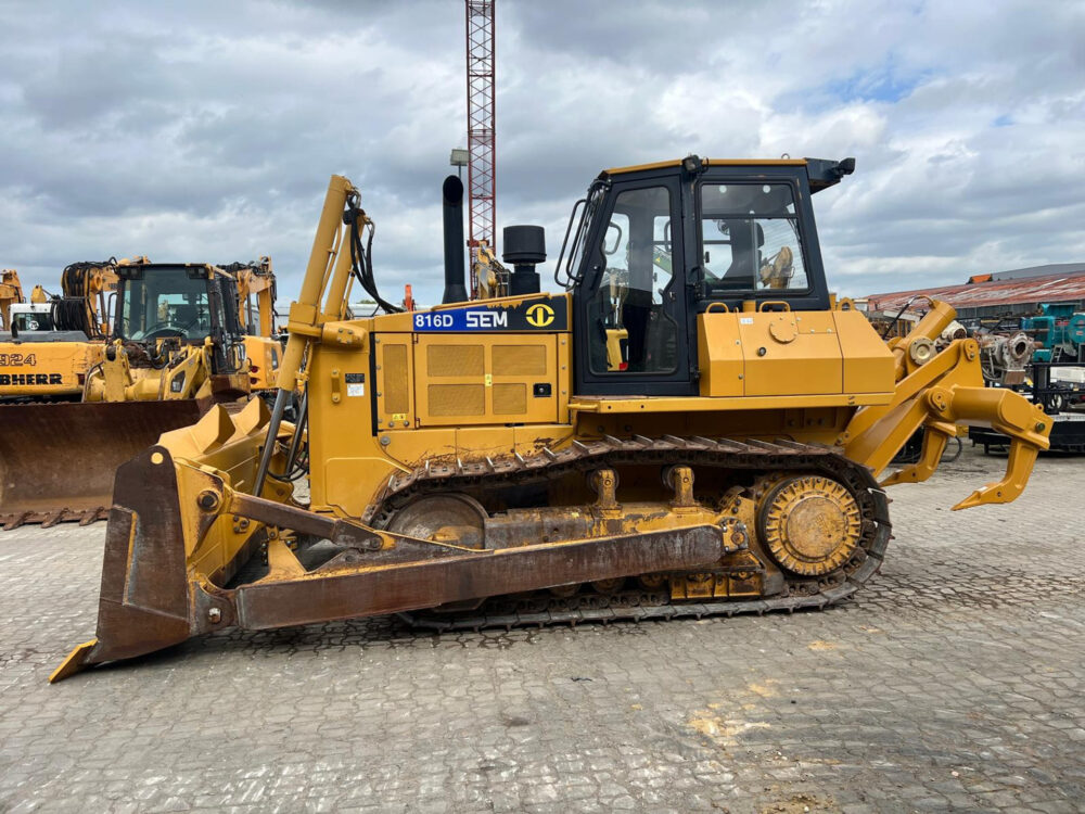 SEM 816D No CAT D6 bulldozer