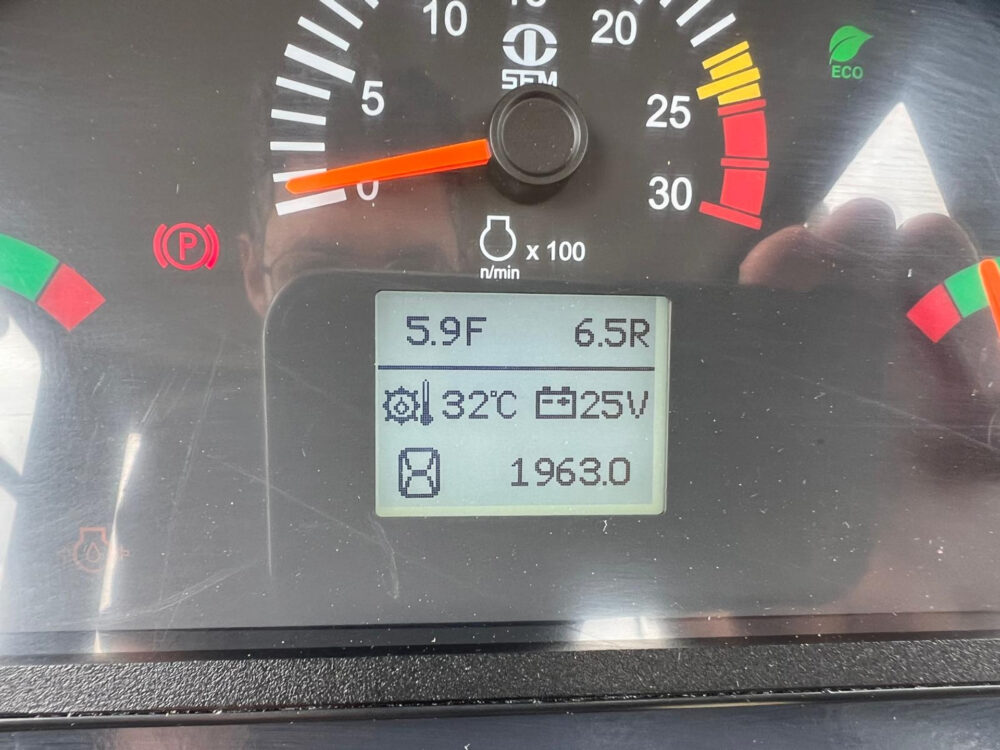 SEM 816D No CAT D6 bulldozer