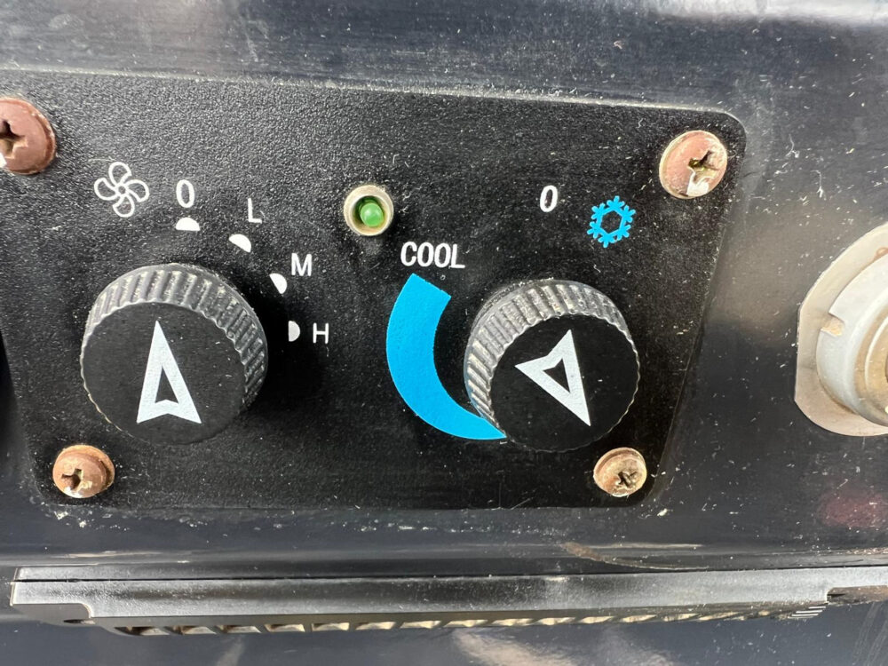 SEM 816D No CAT D6 bulldozer