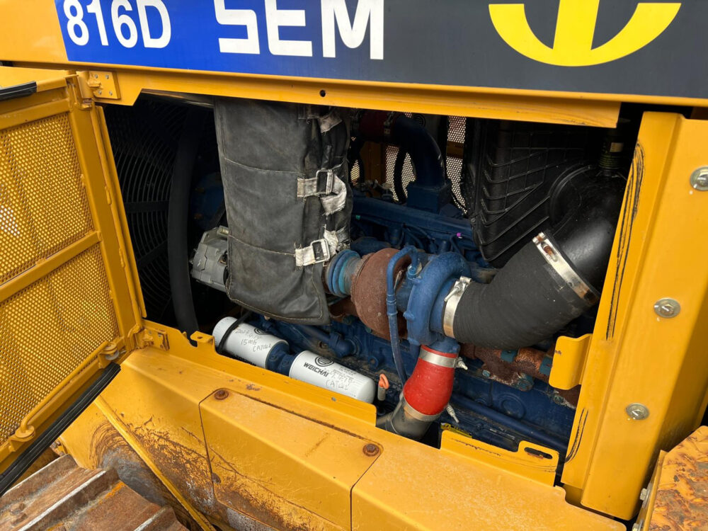 SEM 816D No CAT D6 bulldozer