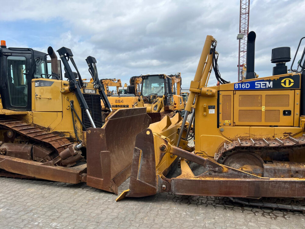 SEM 816D No CAT D6 bulldozer