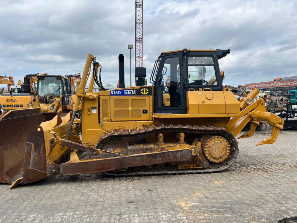 SEM 816D No CAT D6 bulldozer
