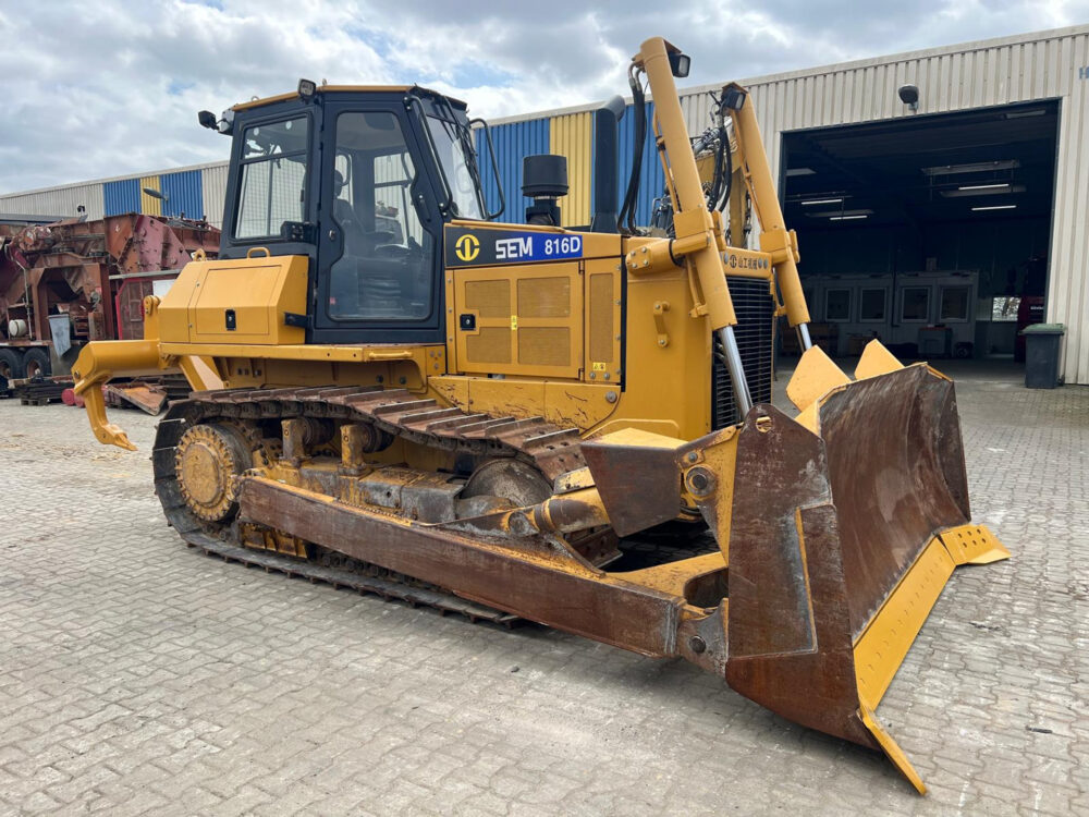 SEM 816D No CAT D6 bulldozer