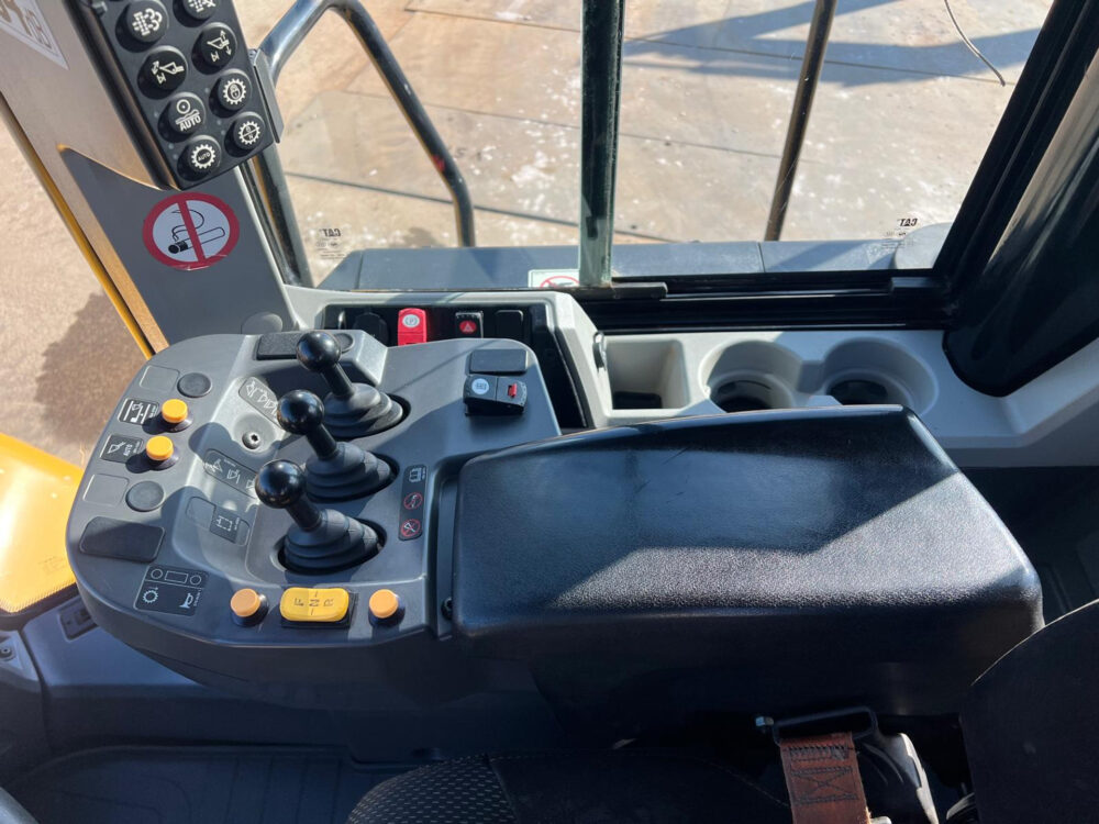 Caterpillar 962 M wiellader