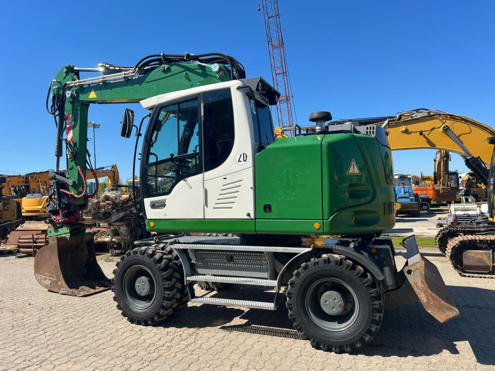 Liebherr A914  mobiele graafmachi