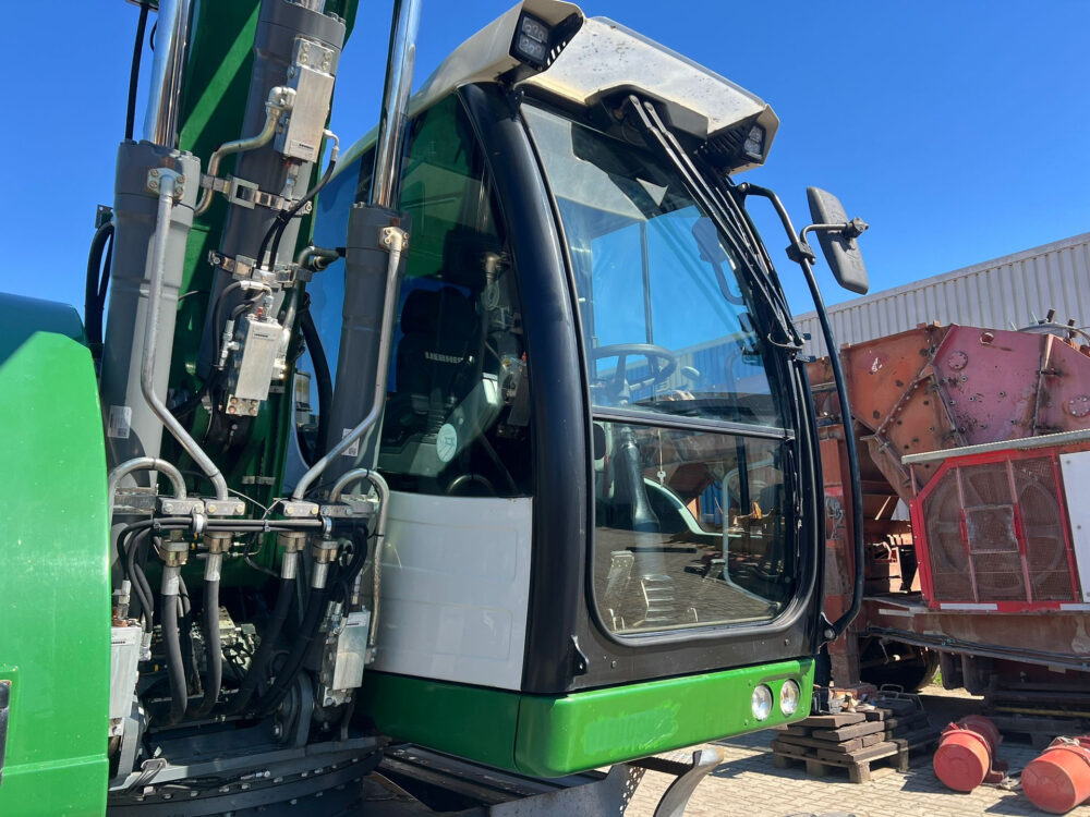 Liebherr A914  mobiele graafmachi