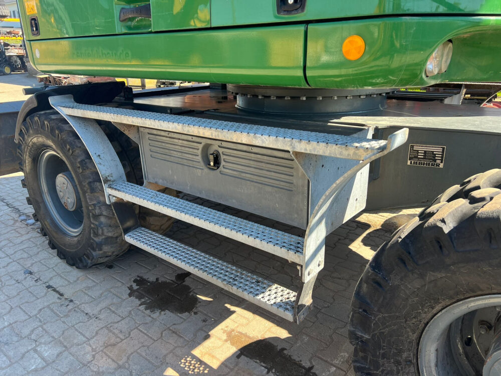 Liebherr A914  mobiele graafmachi