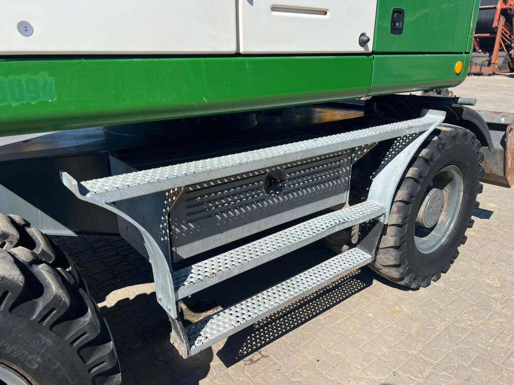 Liebherr A914  mobiele graafmachi